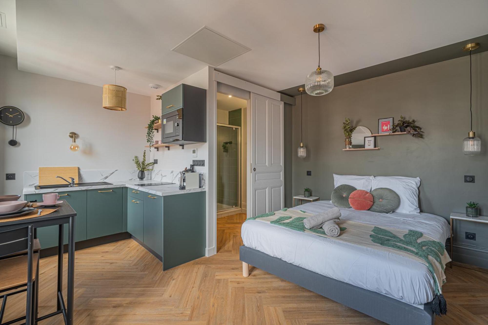 Le Felix Appart'Hotel โรม็อง-ซูร์-อีแซร์ ภายนอก รูปภาพ