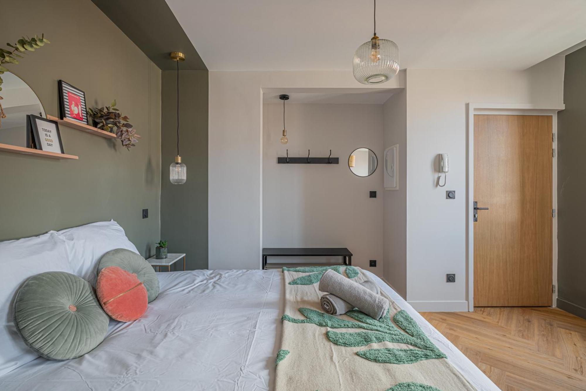 Le Felix Appart'Hotel โรม็อง-ซูร์-อีแซร์ ภายนอก รูปภาพ