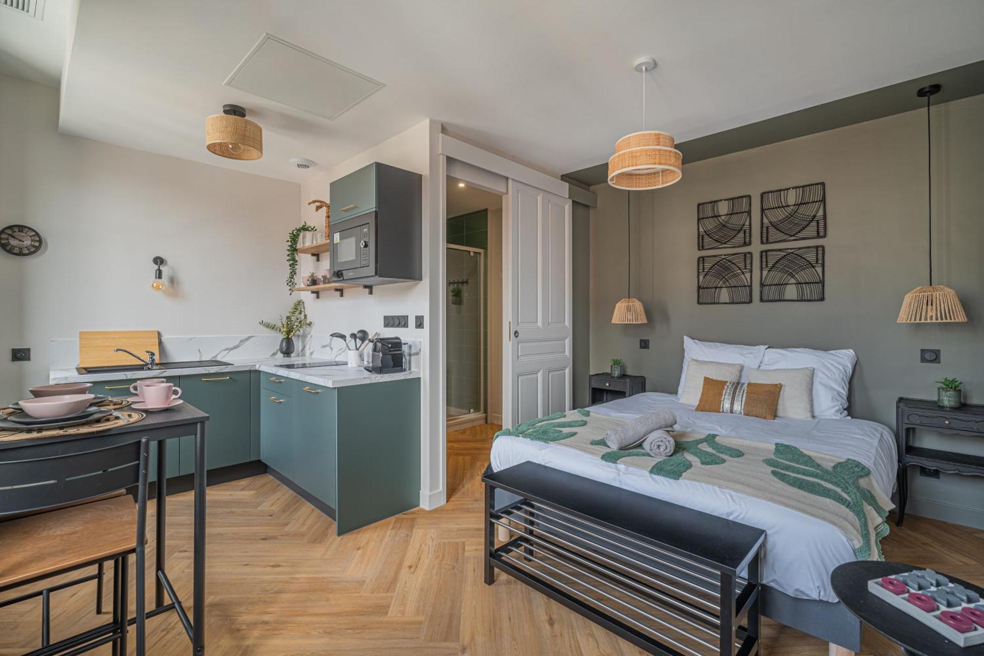 Le Felix Appart'Hotel โรม็อง-ซูร์-อีแซร์ ภายนอก รูปภาพ