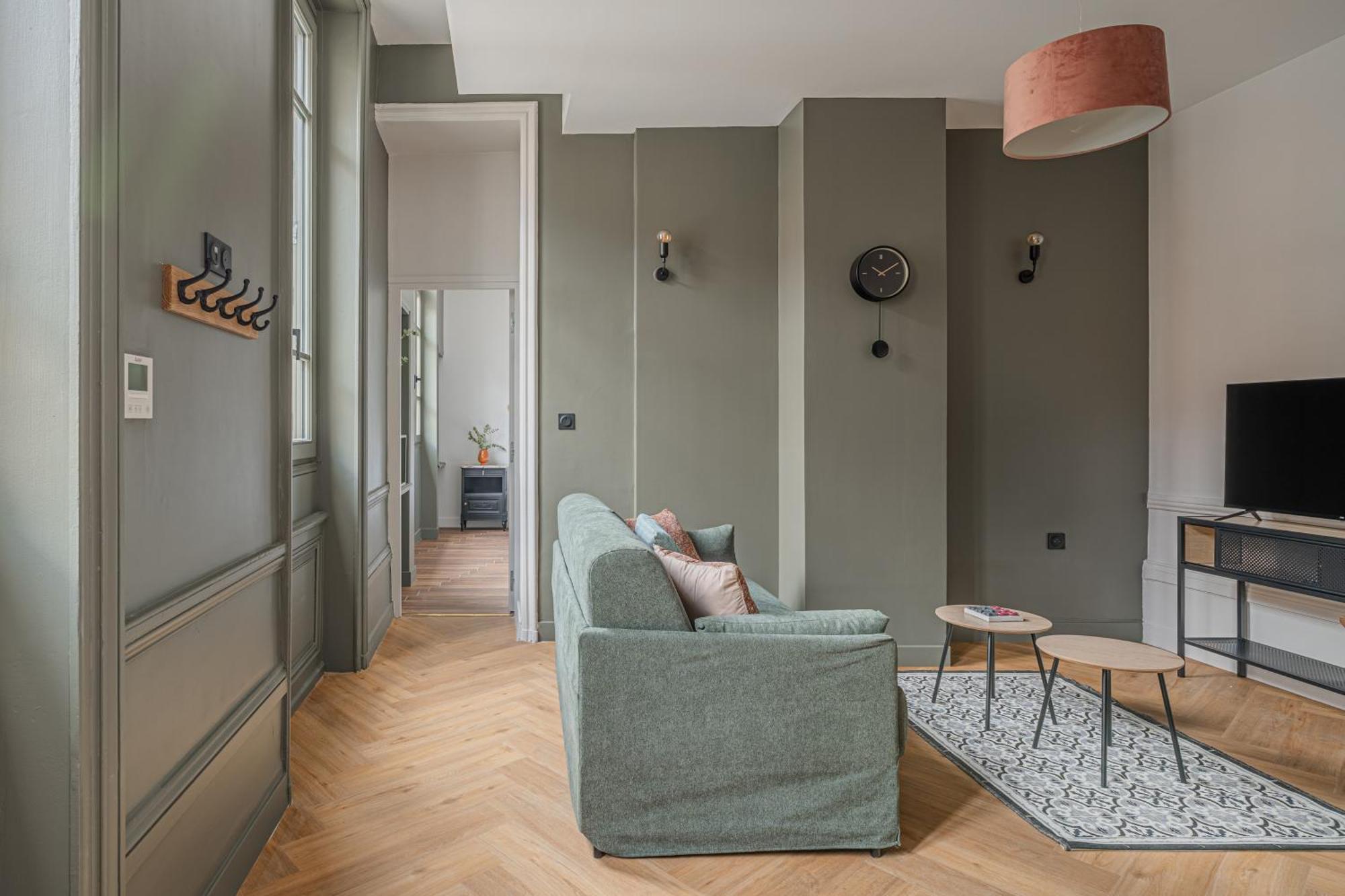 Le Felix Appart'Hotel โรม็อง-ซูร์-อีแซร์ ภายนอก รูปภาพ